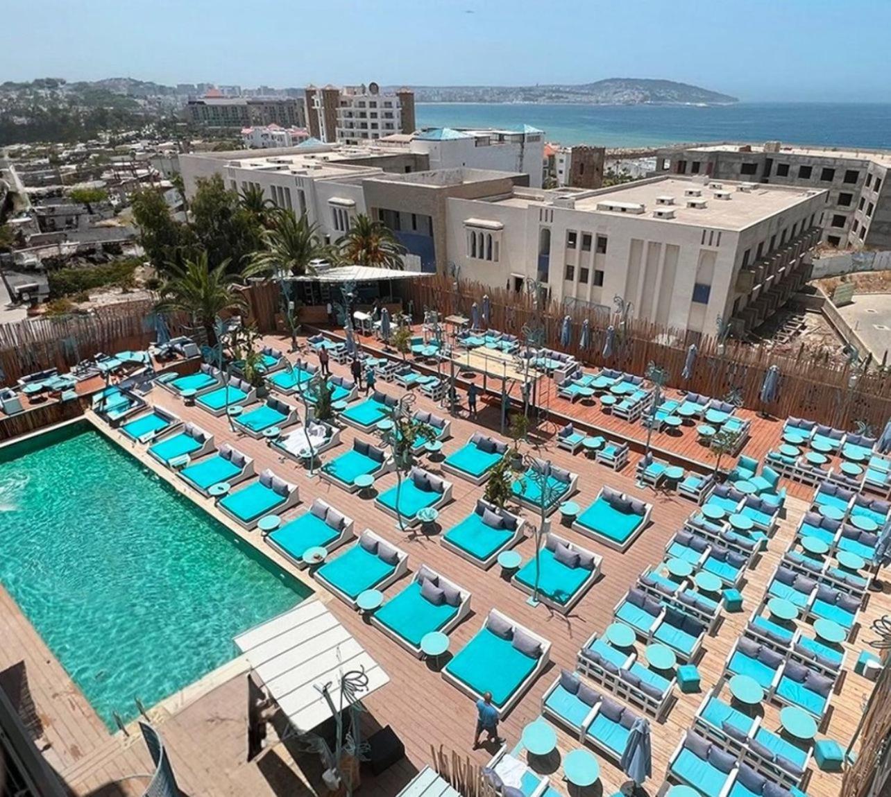 Mandarin Palace Hotel & Spa Tánger Exterior foto The pool at the W Hotel